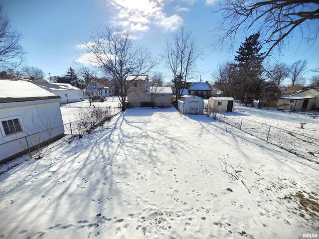 2210 W CLARKE Avenue, West Peoria, IL 61604