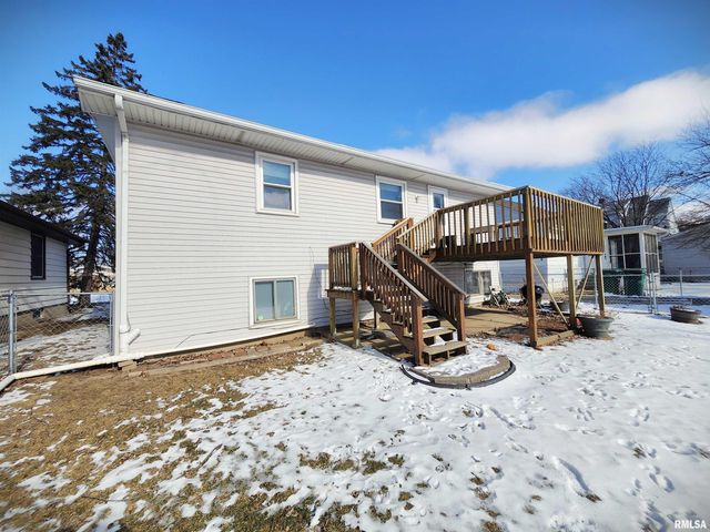 2210 W CLARKE Avenue, West Peoria, IL 61604