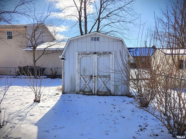 2210 W CLARKE Avenue, West Peoria, IL 61604