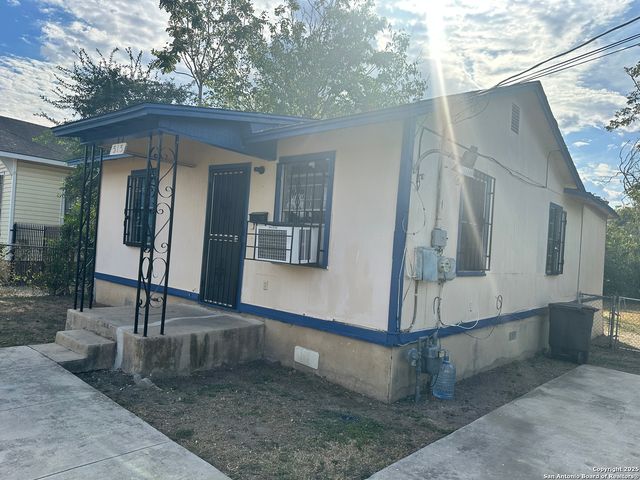 515 Clark, San Antonio, TX 78210