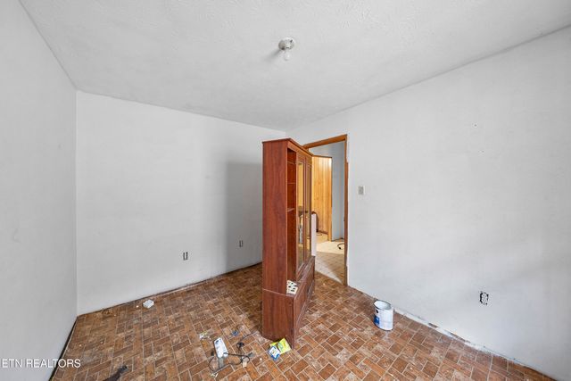 176 Pearly Ward Lane, Caryville, TN 37714