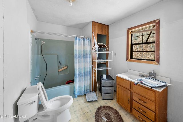 176 Pearly Ward Lane, Caryville, TN 37714