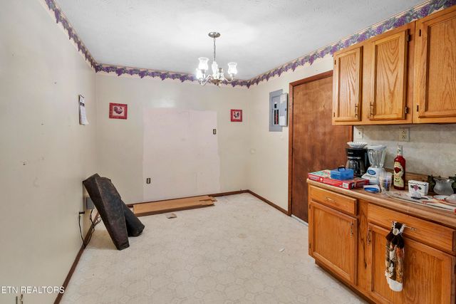 176 Pearly Ward Lane, Caryville, TN 37714