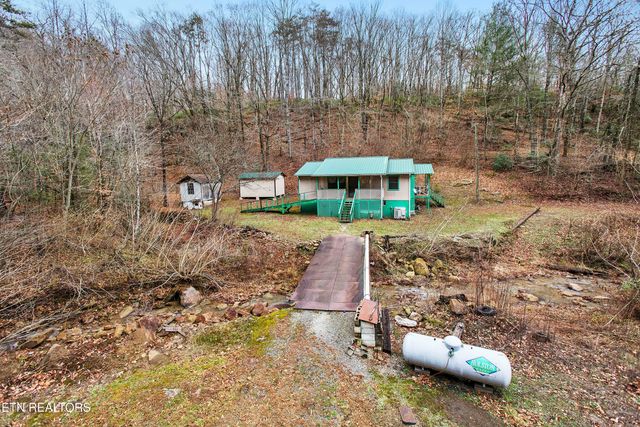 176 Pearly Ward Lane, Caryville, TN 37714