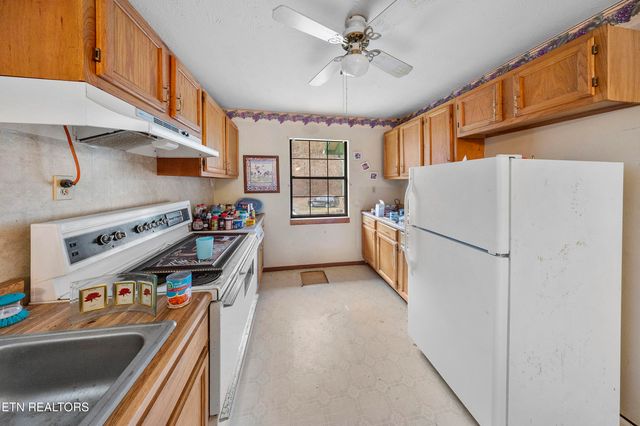 176 Pearly Ward Lane, Caryville, TN 37714