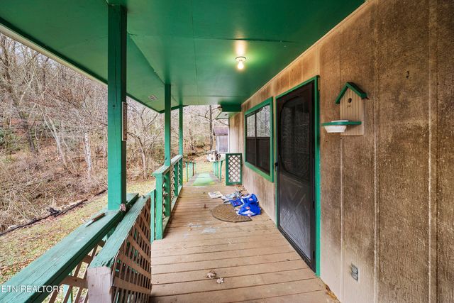 176 Pearly Ward Lane, Caryville, TN 37714