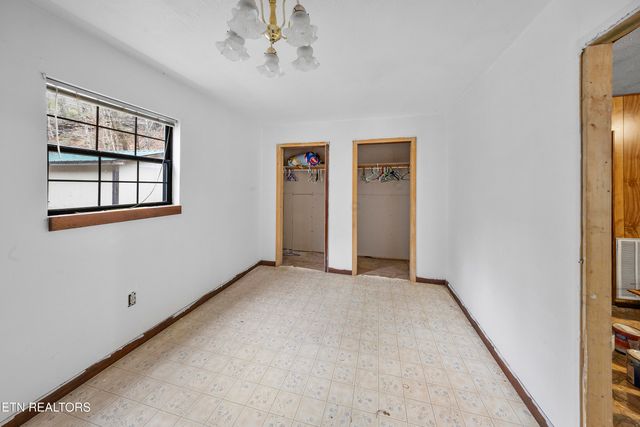 176 Pearly Ward Lane, Caryville, TN 37714