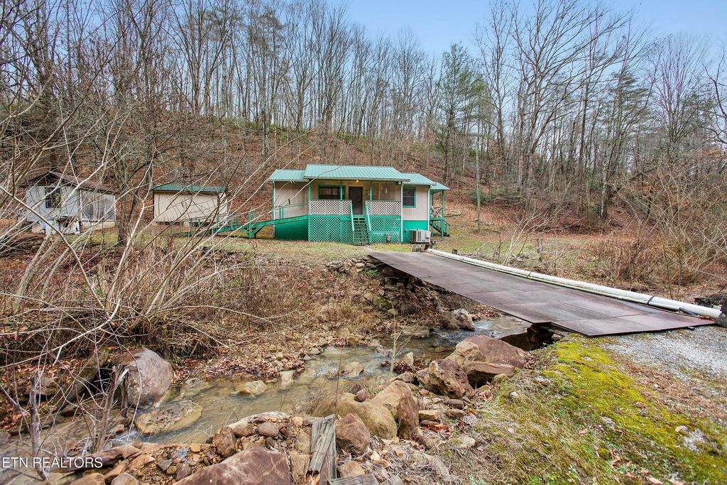 176 Pearly Ward Lane, Caryville, TN 37714