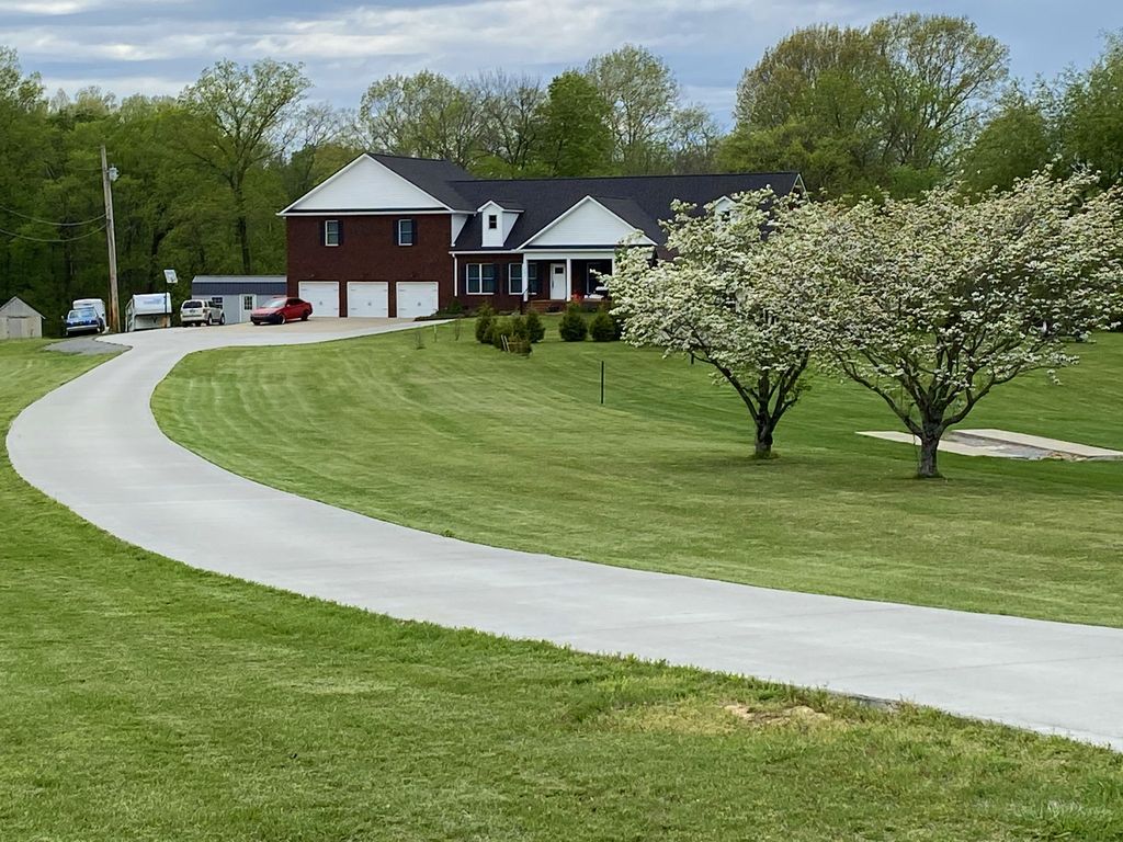 762 Waldron Rd, La Vergne, TN 37086