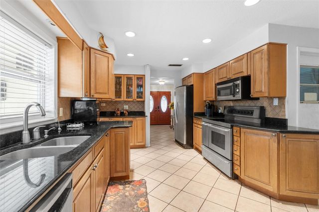6232 43RD AVENUE N, Kenneth City, FL 33709