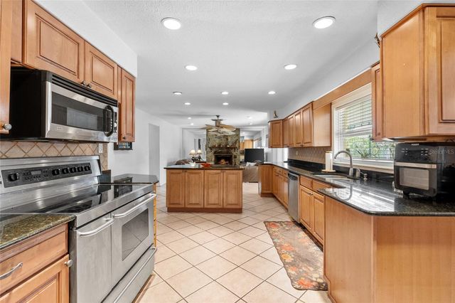 6232 43RD AVENUE N, Kenneth City, FL 33709