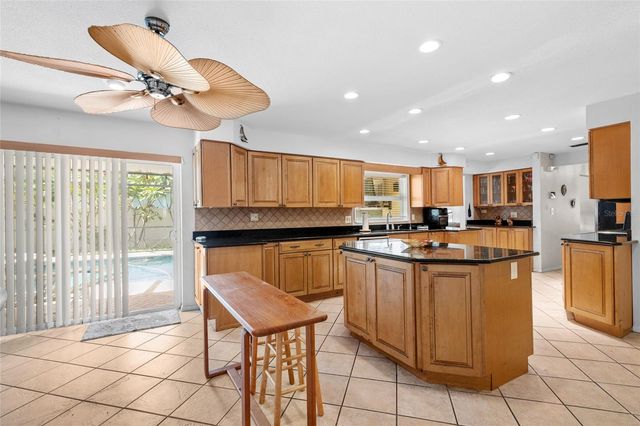 6232 43RD AVENUE N, Kenneth City, FL 33709
