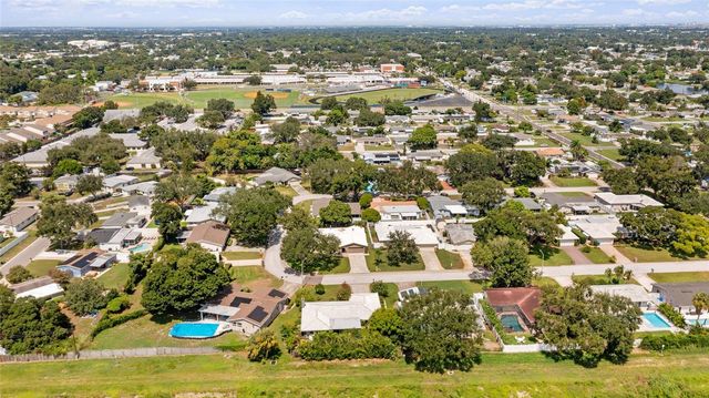6232 43RD AVENUE N, Kenneth City, FL 33709