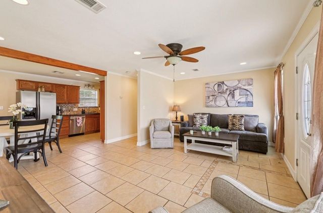803 E 3rd ST, Georgetown, TX 78626
