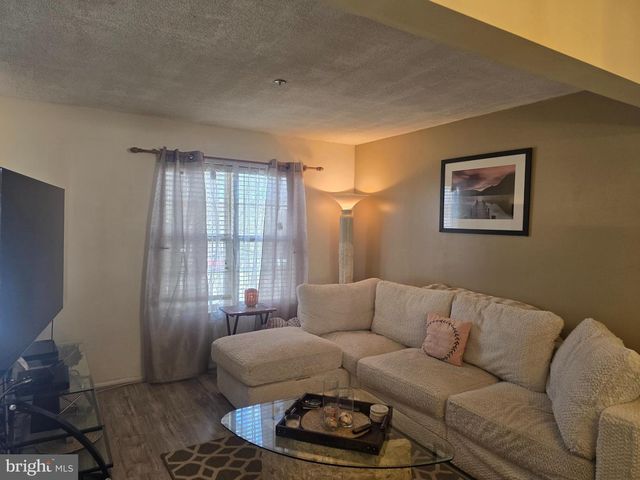 102 JASONS RDG, Smithsburg, MD 21783