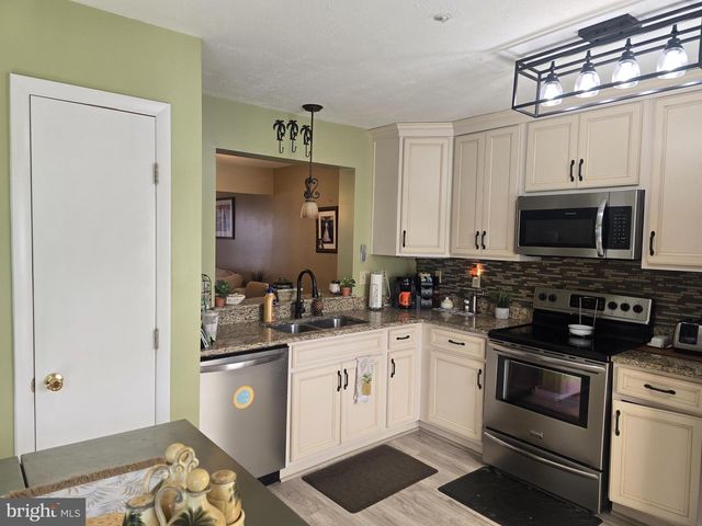 102 JASONS RDG, Smithsburg, MD 21783