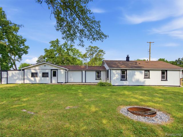 3093 Shaw Street, Burton, MI 48529