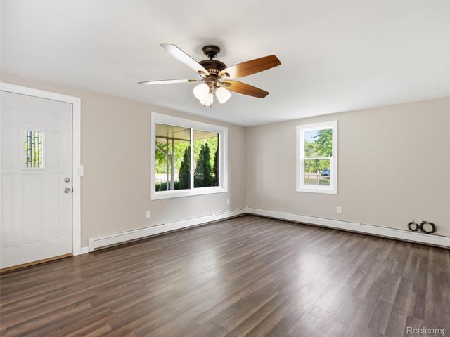 3093 Shaw Street, Burton, MI 48529