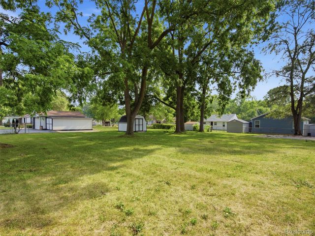 3093 Shaw Street, Burton, MI 48529