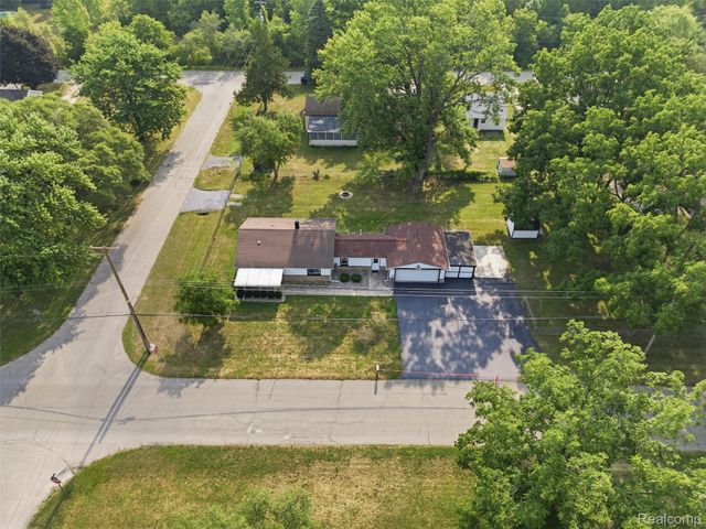 3093 Shaw Street, Burton, MI 48529