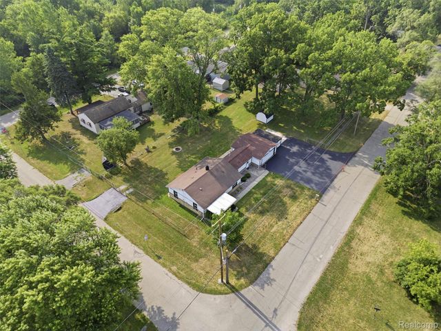 3093 Shaw Street, Burton, MI 48529