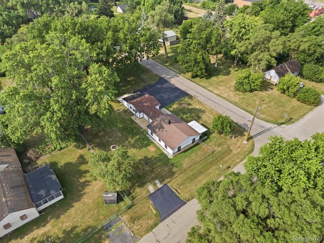 3093 Shaw Street, Burton, MI 48529