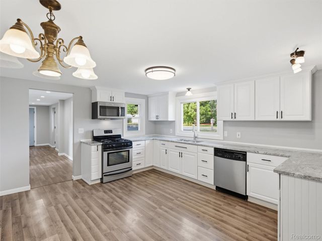 3093 Shaw Street, Burton, MI 48529