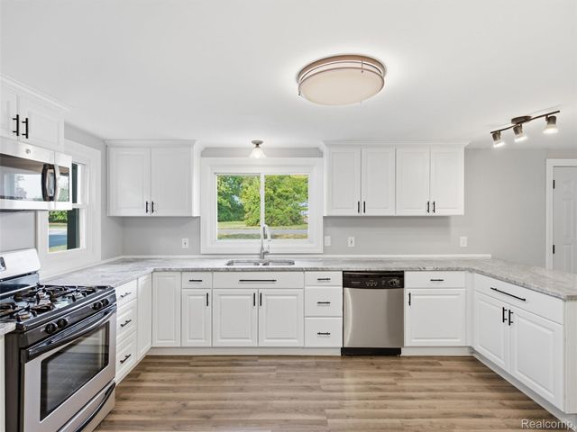 3093 Shaw Street, Burton, MI 48529