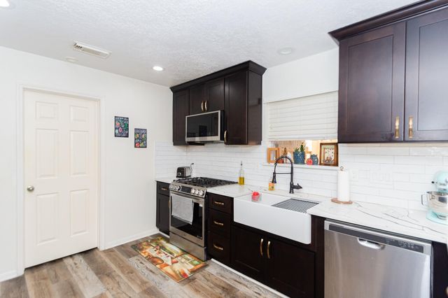 1714 Oak Valley Drive, Kemah, TX 77565