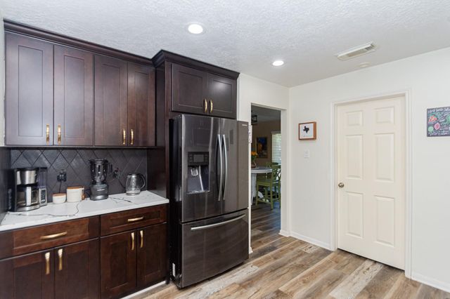 1714 Oak Valley Drive, Kemah, TX 77565