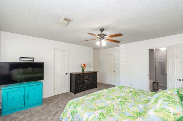 1714 Oak Valley Drive, Kemah, TX 77565