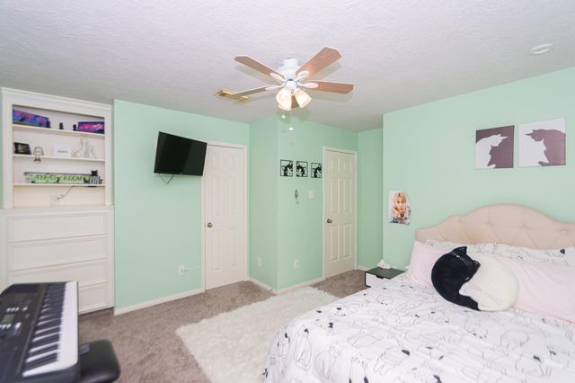 1714 Oak Valley Drive, Kemah, TX 77565