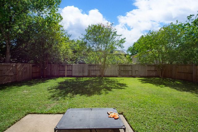 1714 Oak Valley Drive, Kemah, TX 77565