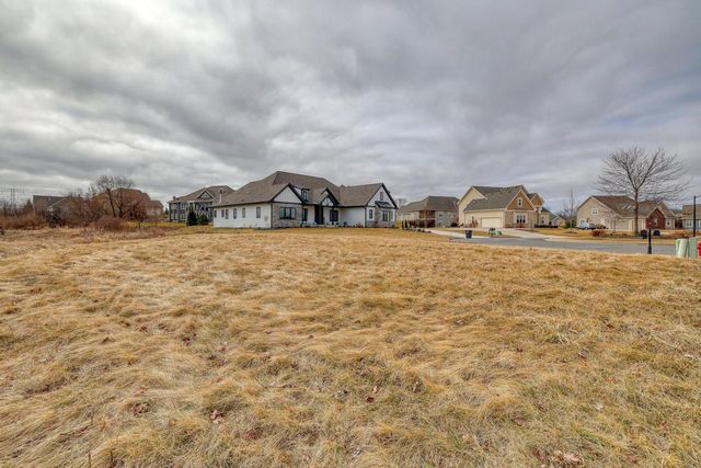 N57W19673 HOLLY COURT, Menomonee Falls, WI 53051