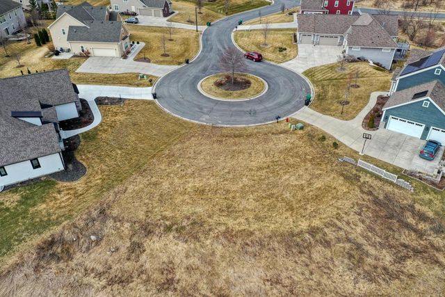 N57W19673 HOLLY COURT, Menomonee Falls, WI 53051