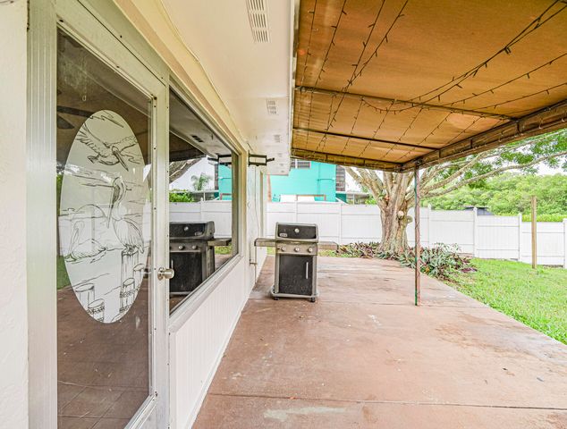 1873 Robalo Drive, Vero Beach, FL 32960