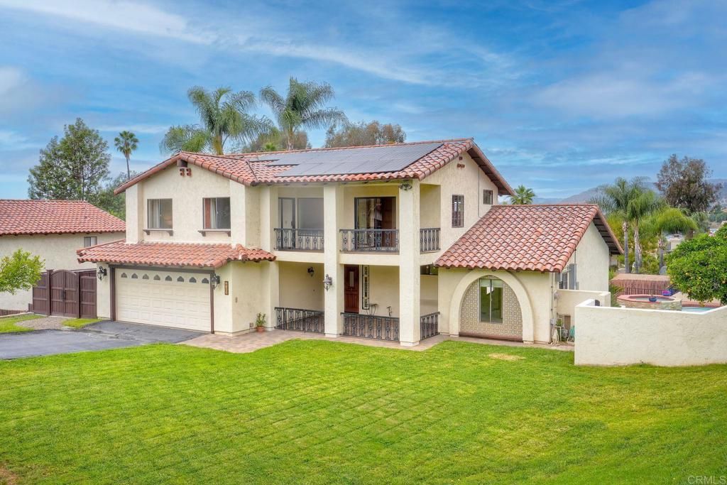 2740 Crownpoint Pl, Escondido, CA 92027