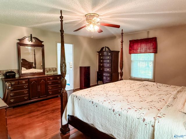 520 Diversey Street, Rainbow City, AL 35906