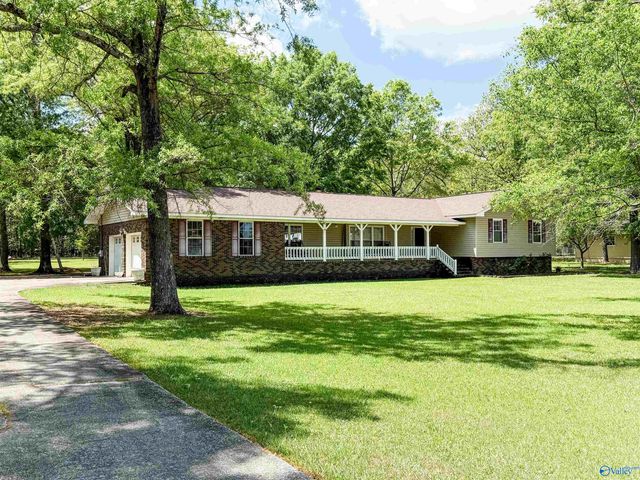 520 Diversey Street, Rainbow City, AL 35906