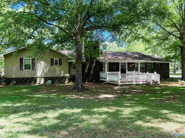 520 Diversey Street, Rainbow City, AL 35906