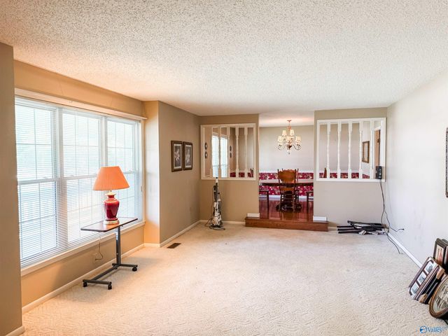 520 Diversey Street, Rainbow City, AL 35906