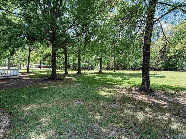 520 Diversey Street, Rainbow City, AL 35906