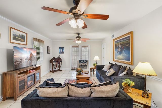 310 E Main Street, Fayetteville, TX 78940