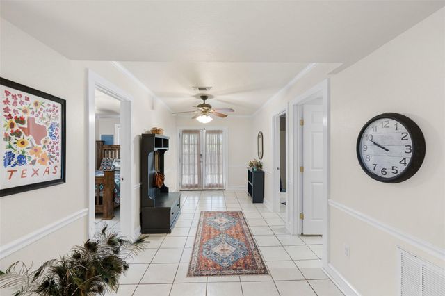 310 E Main Street, Fayetteville, TX 78940