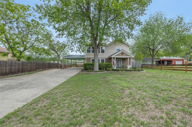 310 E Main Street, Fayetteville, TX 78940