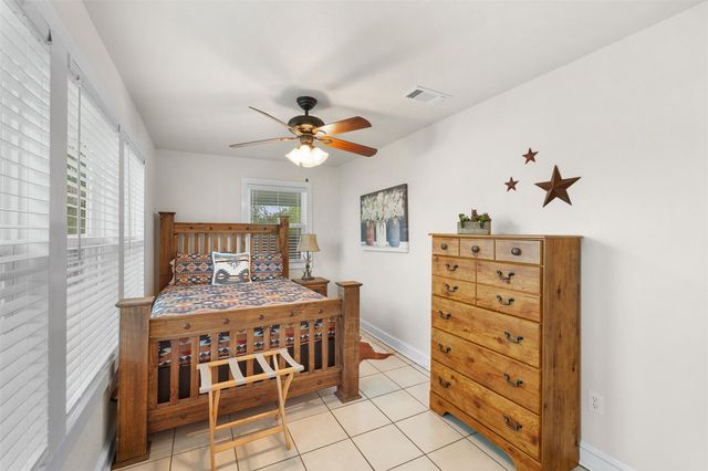 310 E Main Street, Fayetteville, TX 78940