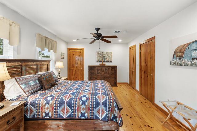 310 E Main Street, Fayetteville, TX 78940