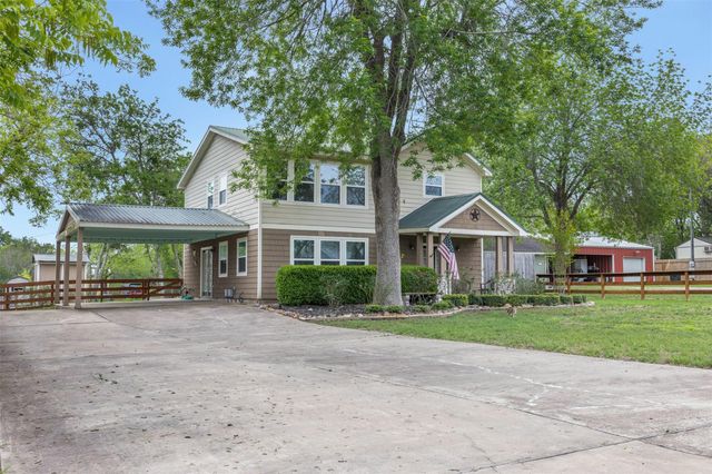 310 E Main Street, Fayetteville, TX 78940