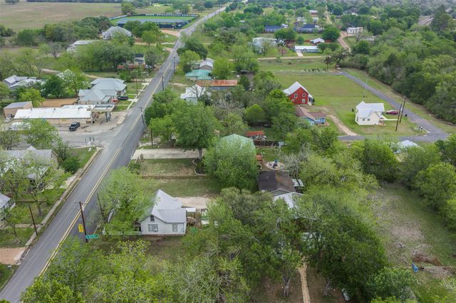 310 E Main Street, Fayetteville, TX 78940