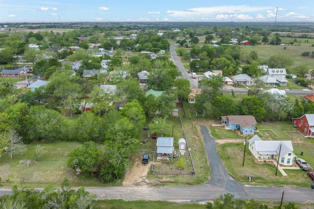 310 E Main Street, Fayetteville, TX 78940